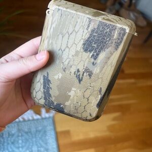 Sitka pottery holder